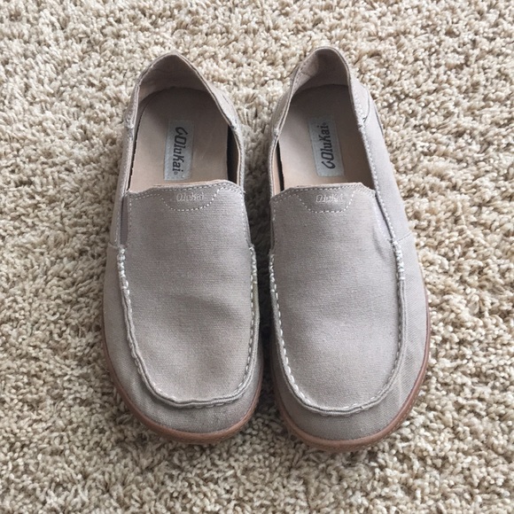 olukai canvas shoes